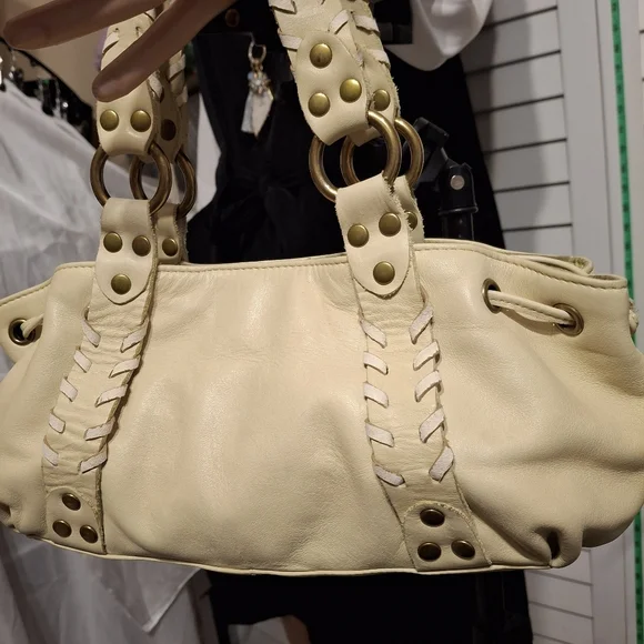 Fossil Cream Shoulder Bag with Whip Stitch And Wide Opening W/ Snap No Callouts